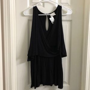 Black cross cross layered tank